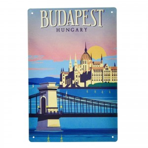 Cartel Metálico de Budapest